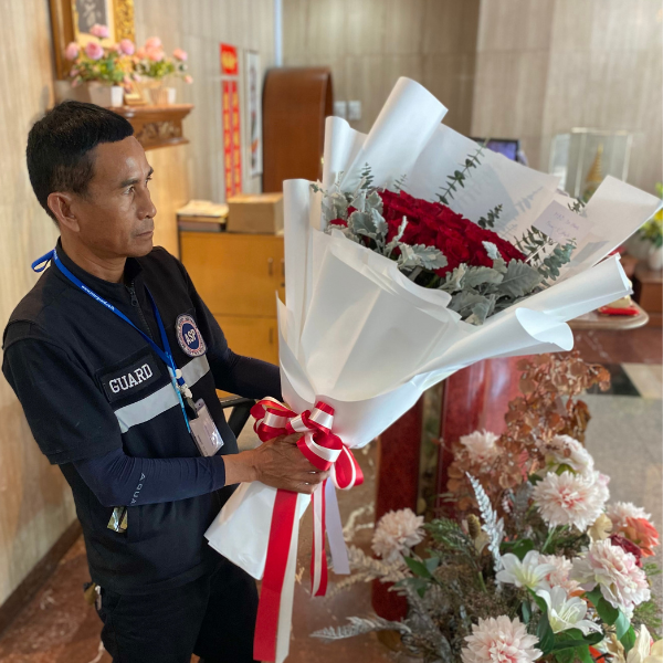 Red Flower Bouquets | Romantic Flower Delivery in Bangkok | DP FLOWERS BANGKOK