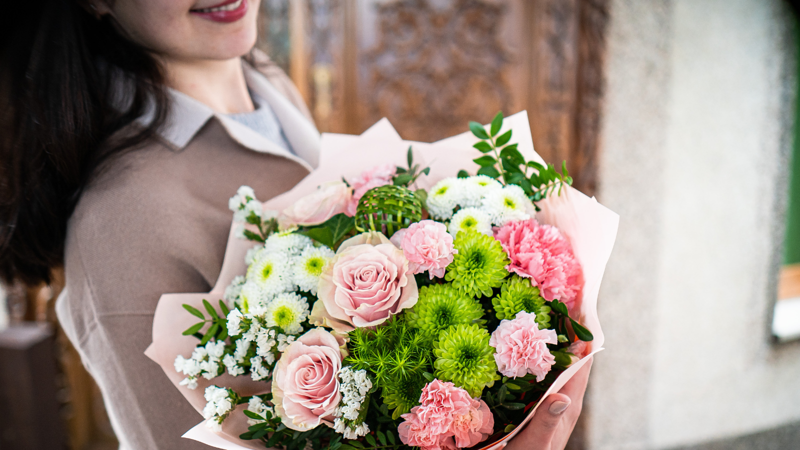 Learn how to send flowers to Bangkok from abroad with DP FLOWERS BANGKOK. A complete guide for international customers – ordering, payment, and delivery tips.