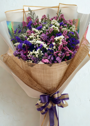 Fresh purple pink white statice flower bouquet with rustic burlap wrapping and purple gold ribbon - flower delivery Bangkok | DP FLOWERS BANGKOK