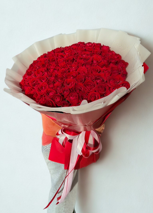 Elegant redroses bouquet in Bangkok. Perfect for Anniversary, Birthday & romantic occasions. Premium delivery service | DP FLOWERS BANGKOK